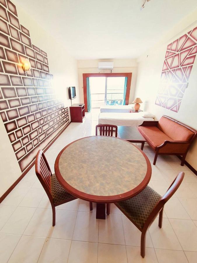 Seaview Deluxe Studio Couples Room S Танджунг-Бунга Экстерьер фото